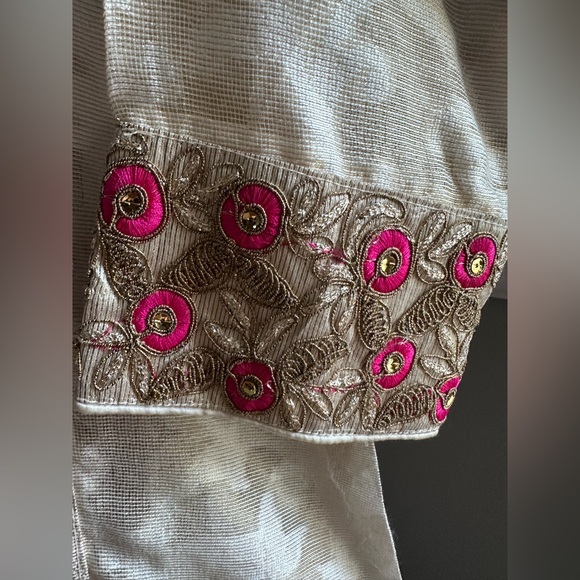 Beautifull cape and pants in dull gold color! - Picture 6 of 9